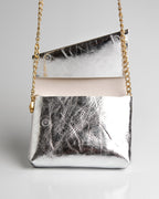 Bolsa Pequena Aya Couro Silver WOOW
