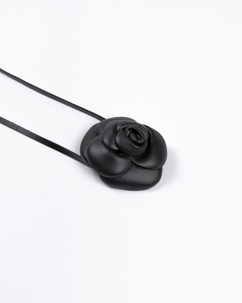 Flor Confidence Couro Preto WOOW
