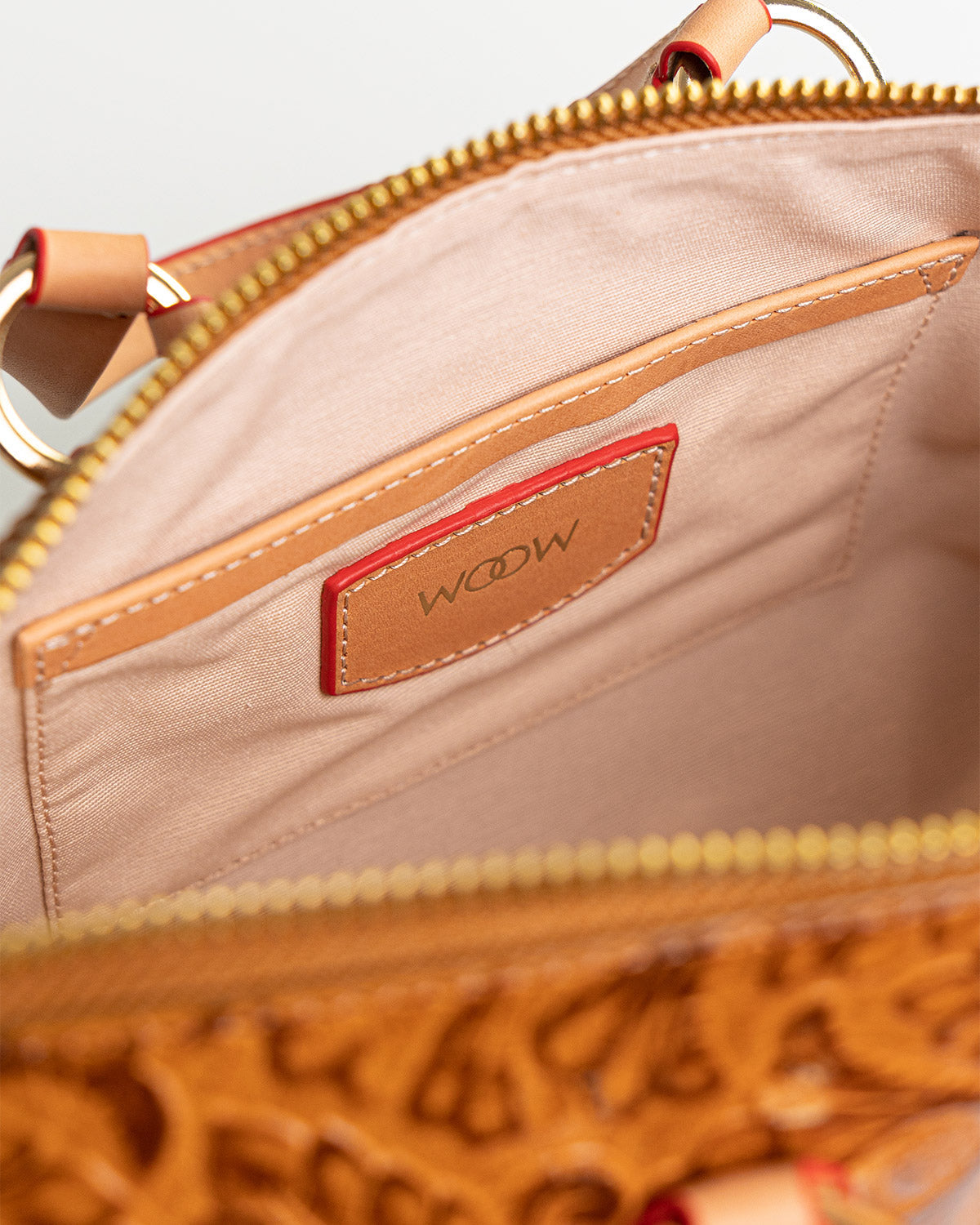 Bolsa Média Flora Couro Textura Floral Caramelo WOOW