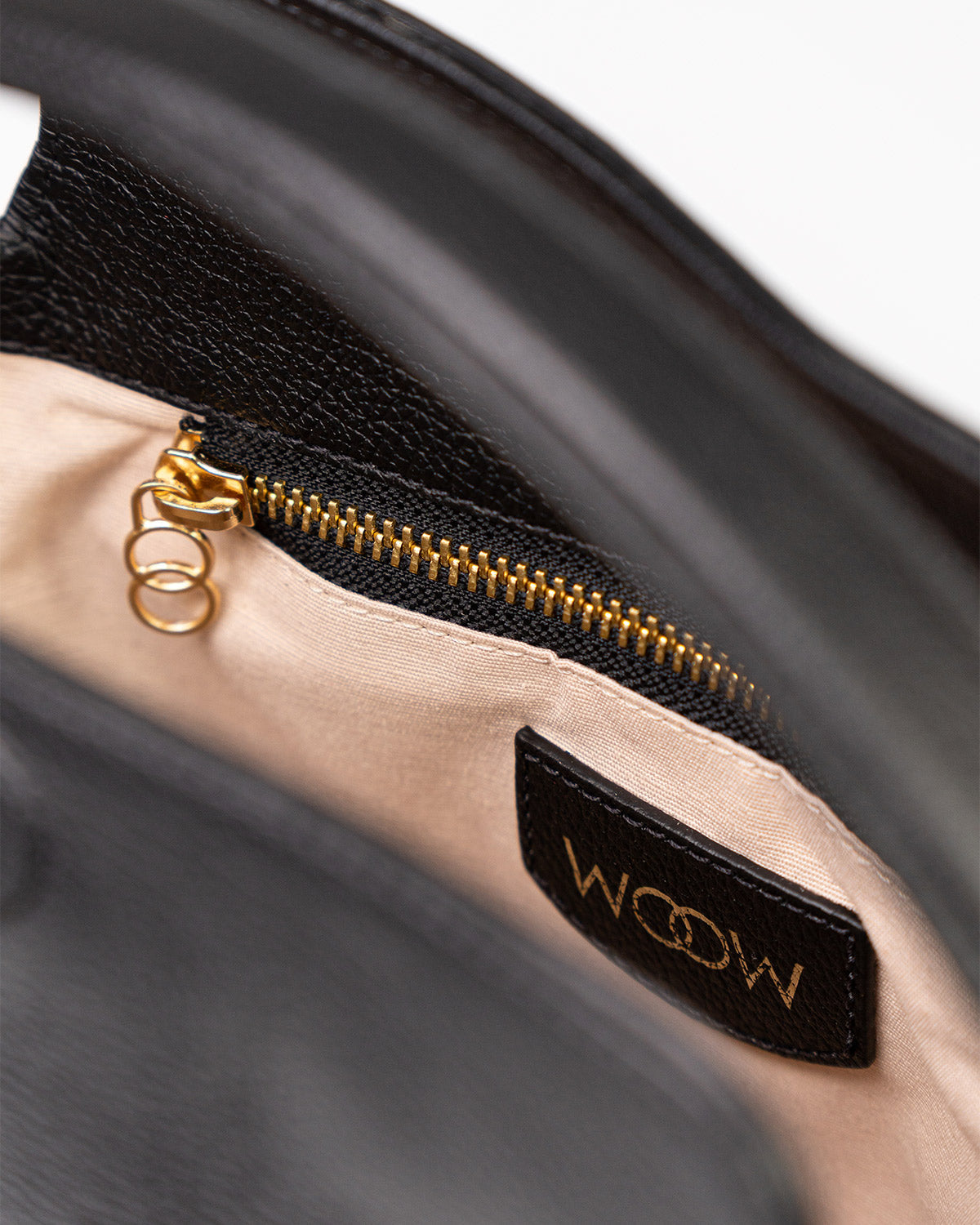 Bolsa Média Clarice em Couro Preto WOOW