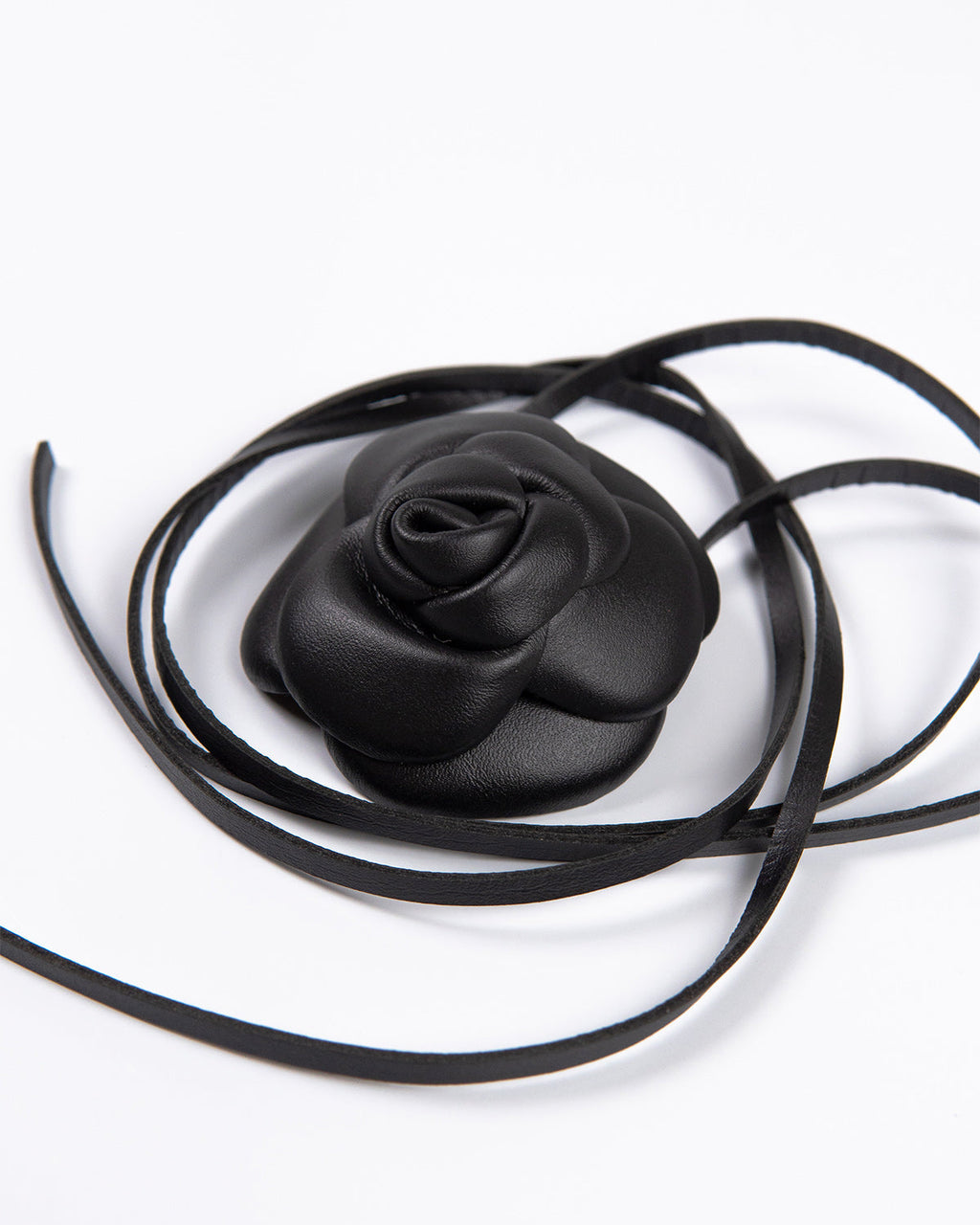 Flor Confidence Couro Preto WOOW