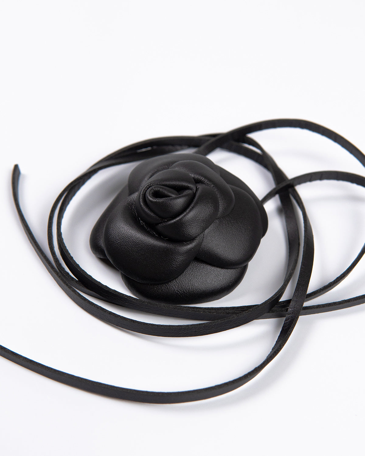 Flor Confidence Couro Preto WOOW