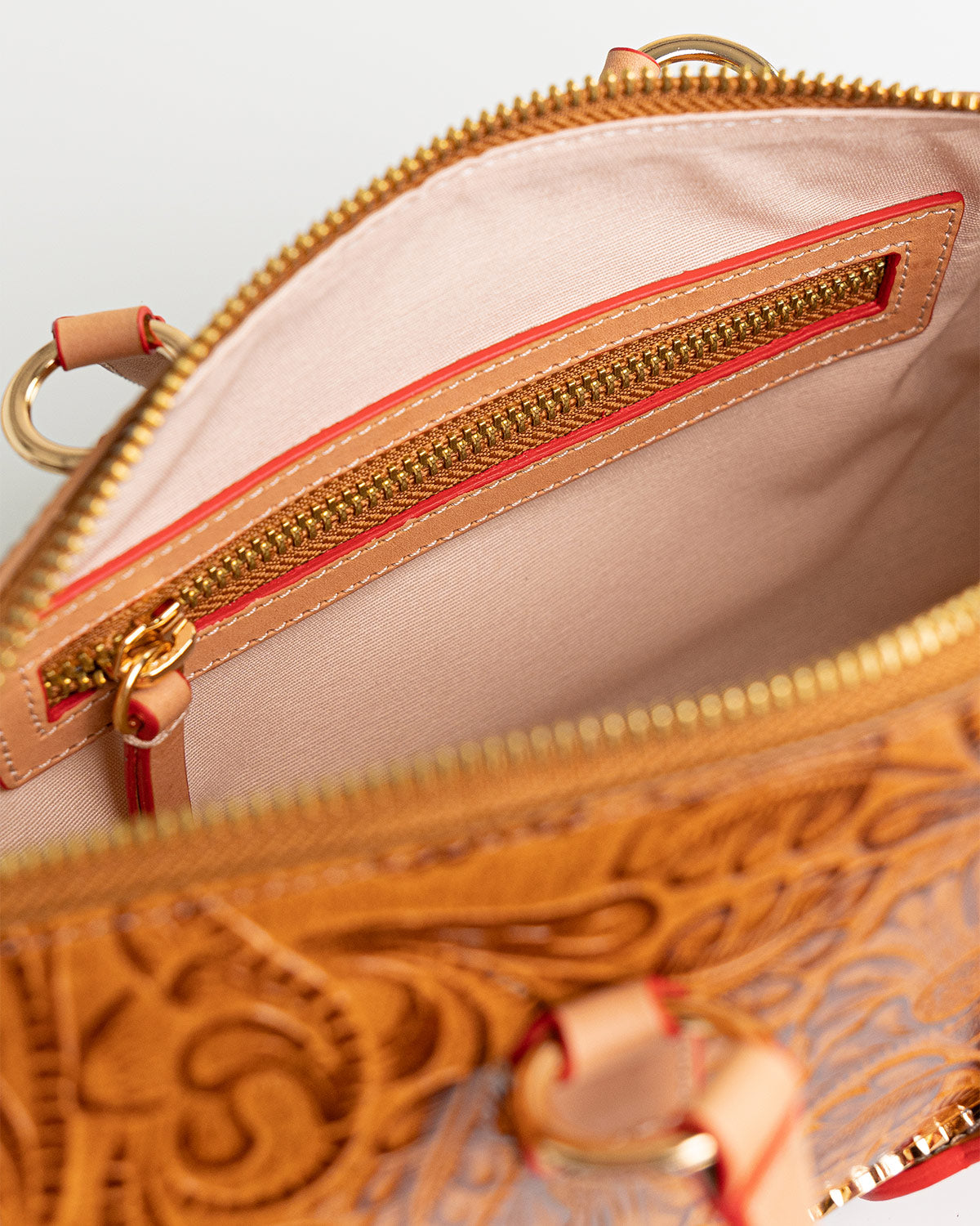 Bolsa Média Flora Couro Textura Floral Caramelo WOOW