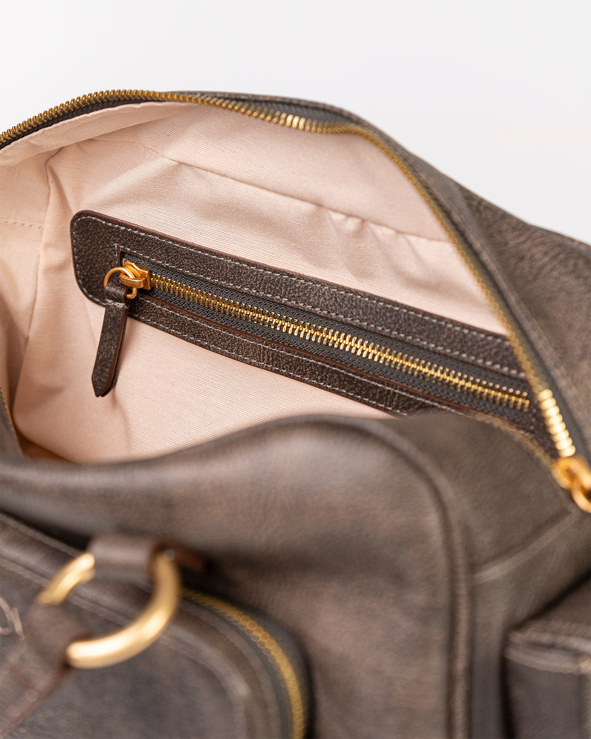Bolsa Atena em Couro Grey WOOW