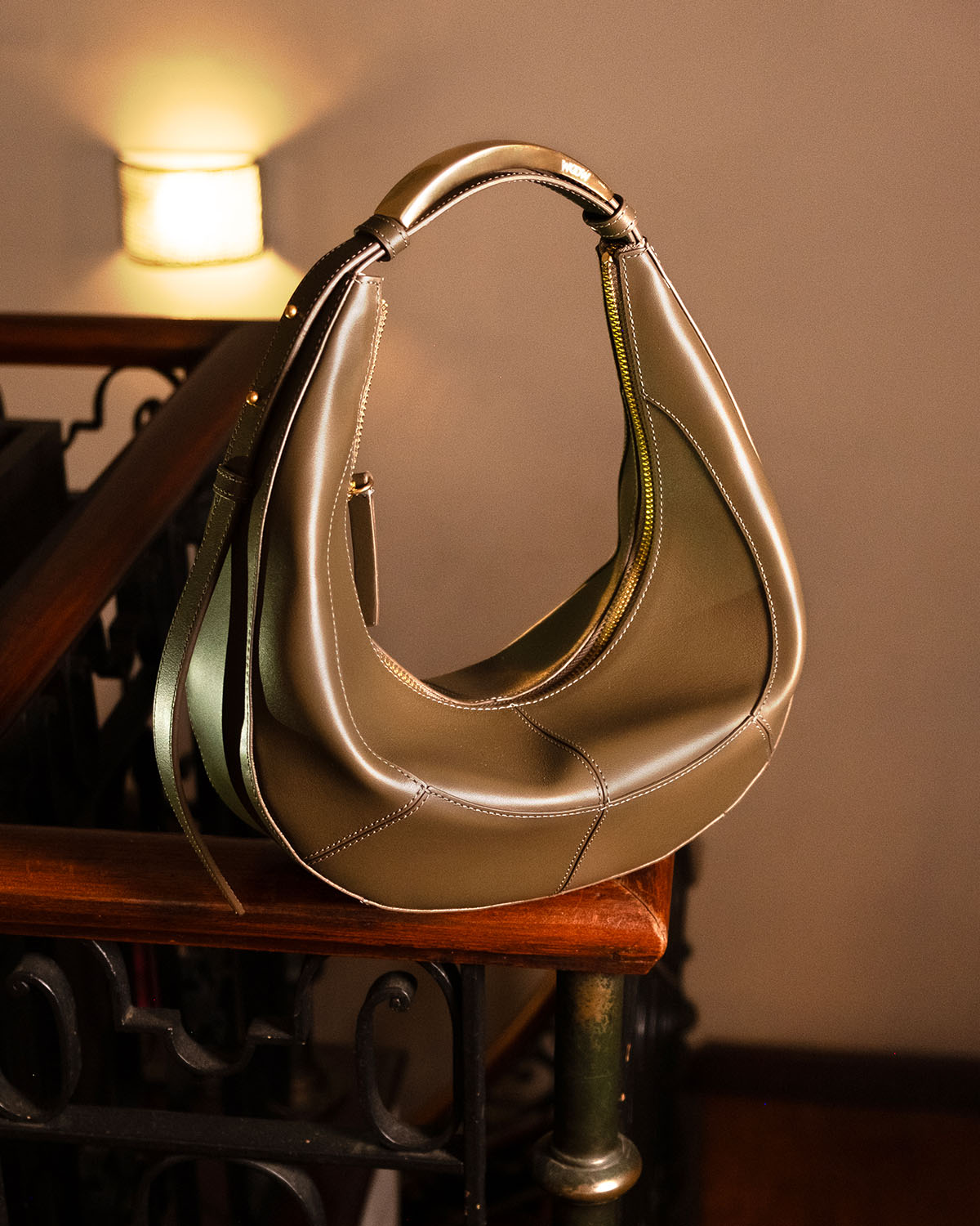 Bolsa Média Donatella Couro Dark Pewter WOOW